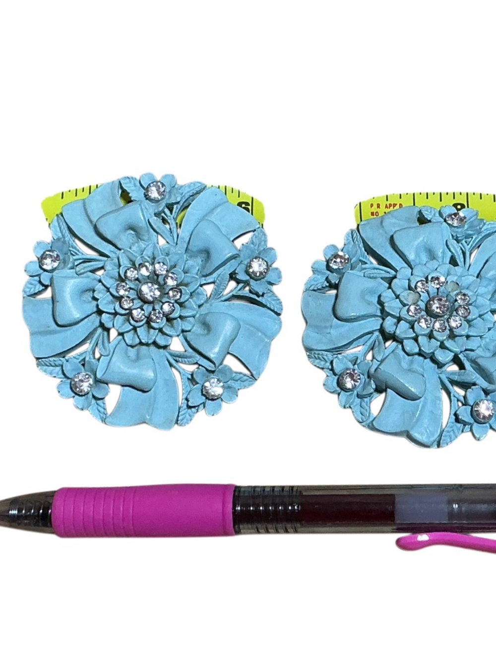 Vintage Featherweights 2.5" Turquoise Floral Rhinestone Clip-On Earrings - Picture 11 of 14